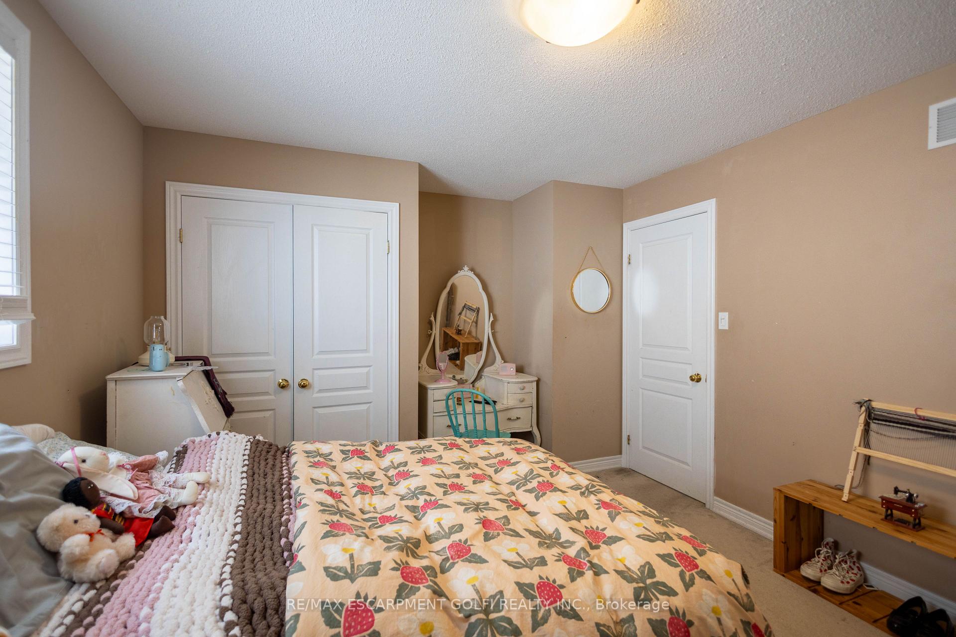 Photo 26 of 216 Diiorio Circle, Hamilton, Meadowlands — HOMEH