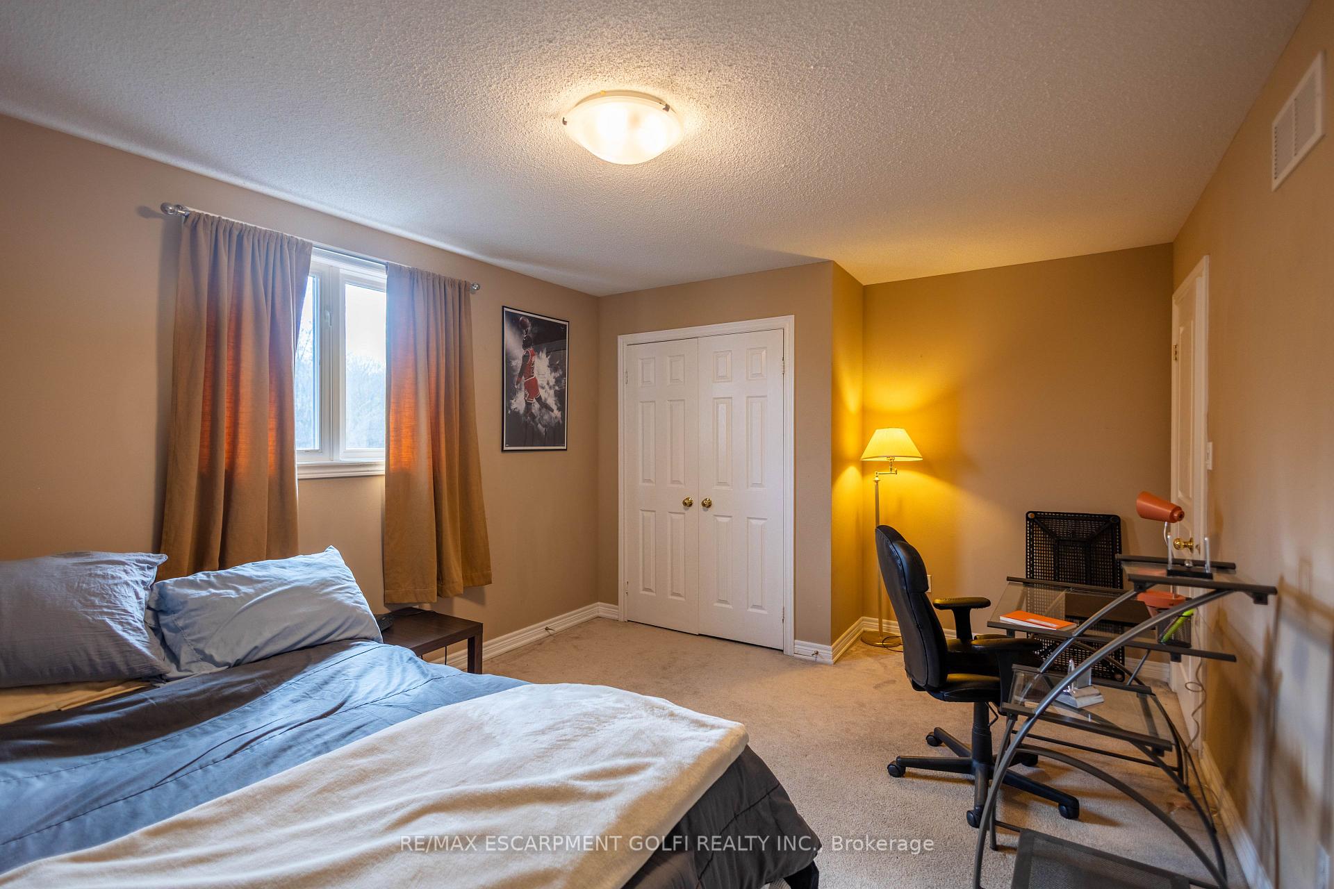 Photo 28 of 216 Diiorio Circle, Hamilton, Meadowlands — HOMEH