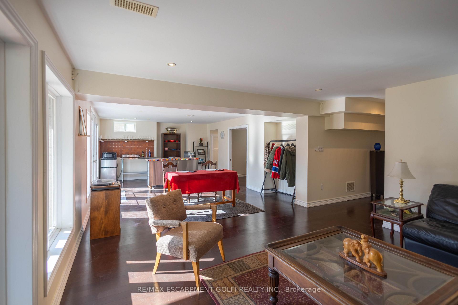 Photo 32 of 216 Diiorio Circle, Hamilton, Meadowlands — HOMEH