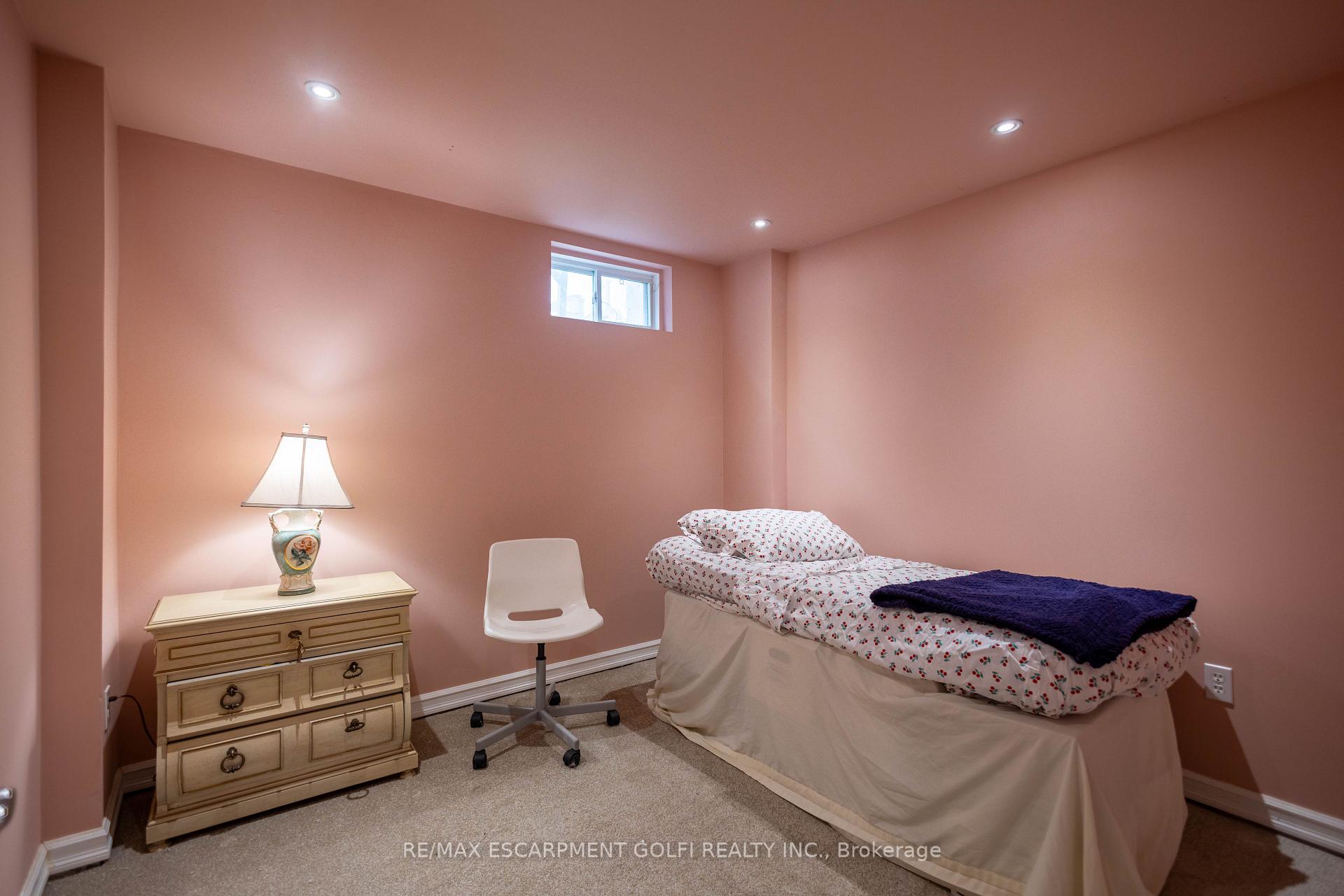 Photo 35 of 216 Diiorio Circle, Hamilton, Meadowlands — HOMEH