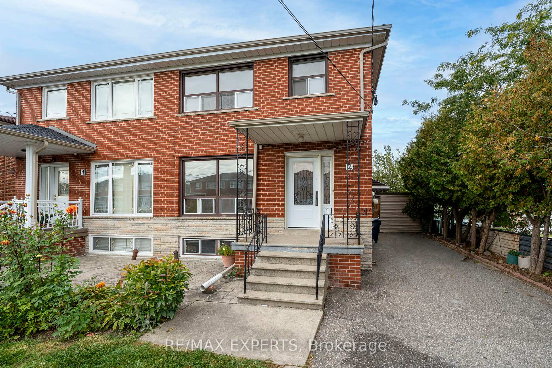 Photo 2 of 2 Donofree Road, North York, Maple Leaf — HOMEH