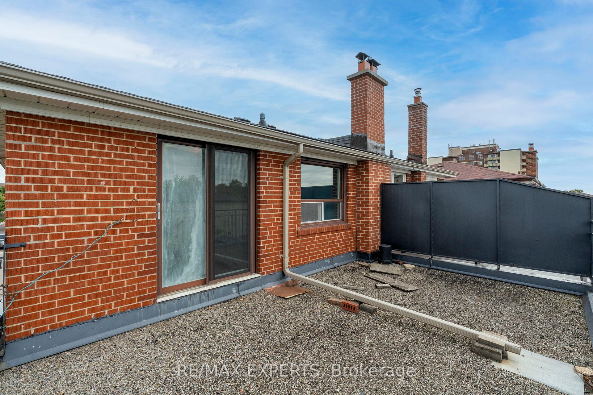 Photo 18 of 2 Donofree Road, North York, Maple Leaf — HOMEH
