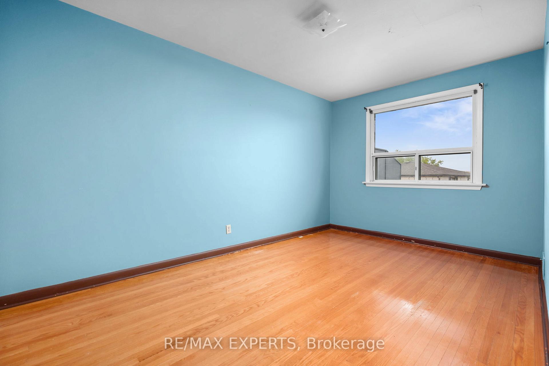 Photo 19 of 2 Donofree Road, North York, Maple Leaf — HOMEH