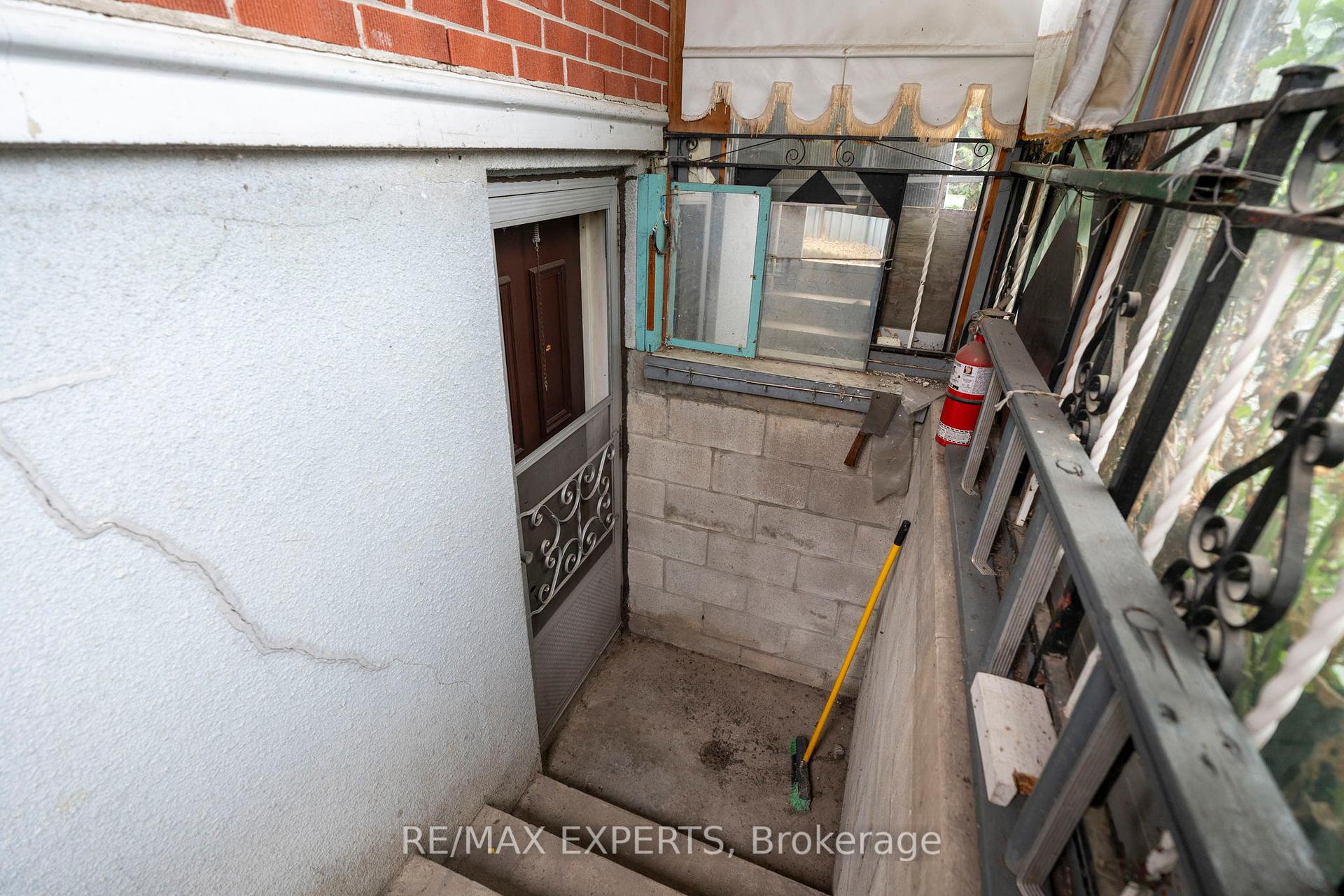 Photo 31 of 2 Donofree Road, North York, Maple Leaf — HOMEH