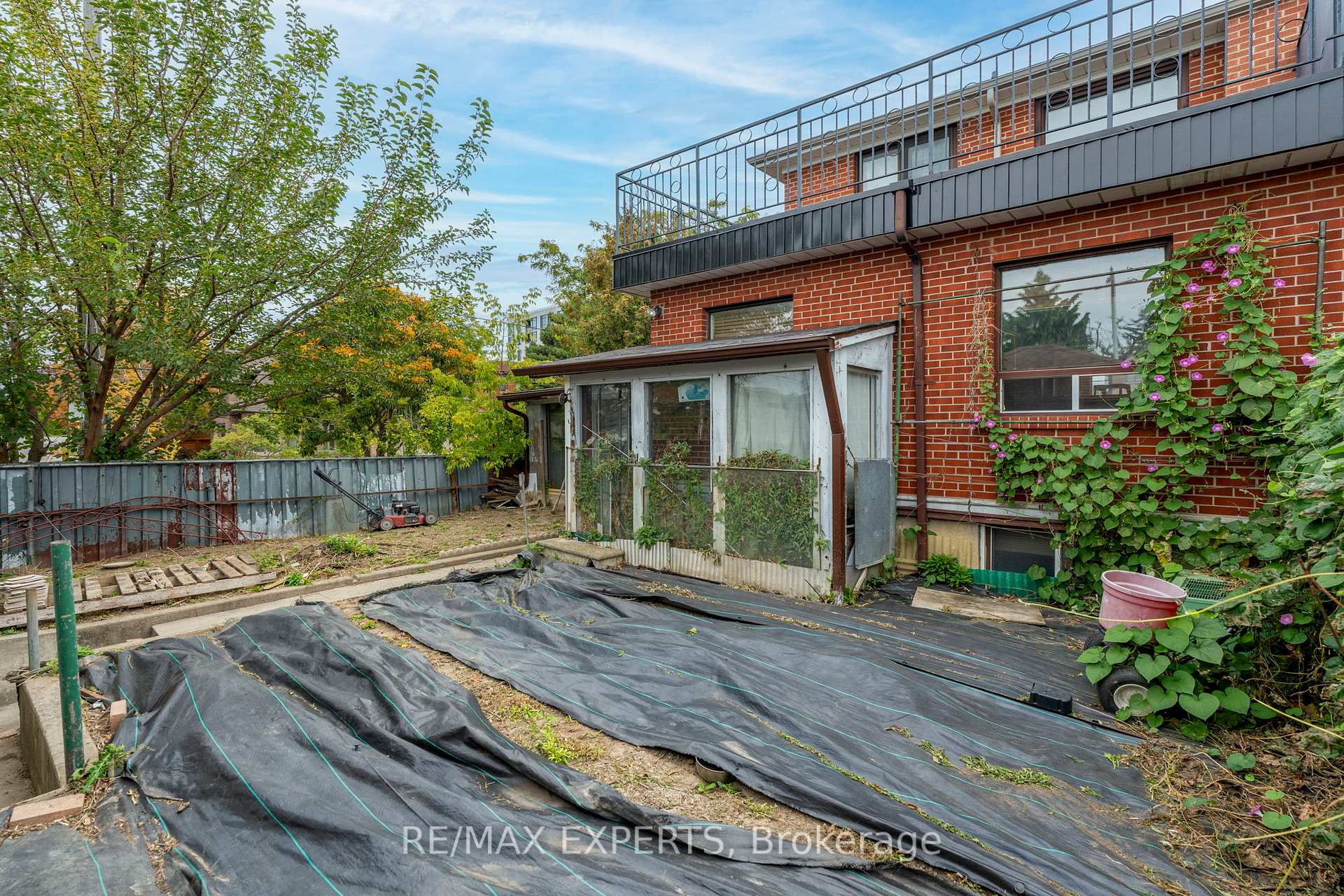 Photo 33 of 2 Donofree Road, North York, Maple Leaf — HOMEH