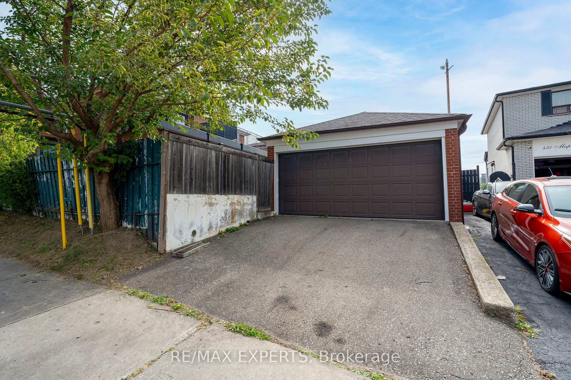 Photo 34 of 2 Donofree Road, North York, Maple Leaf — HOMEH