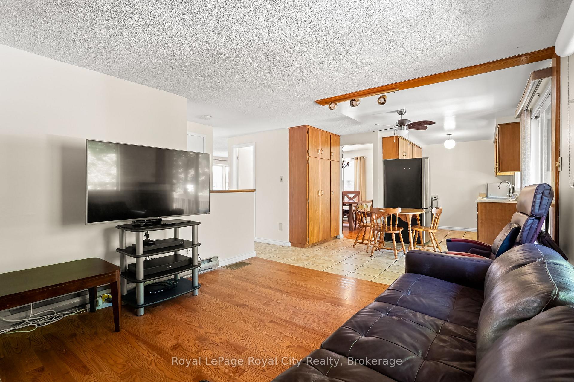 Photo 8 of 121 Imperial Road N, Guelph, Willow West/Sugarbush/West Acres — HOMEH
