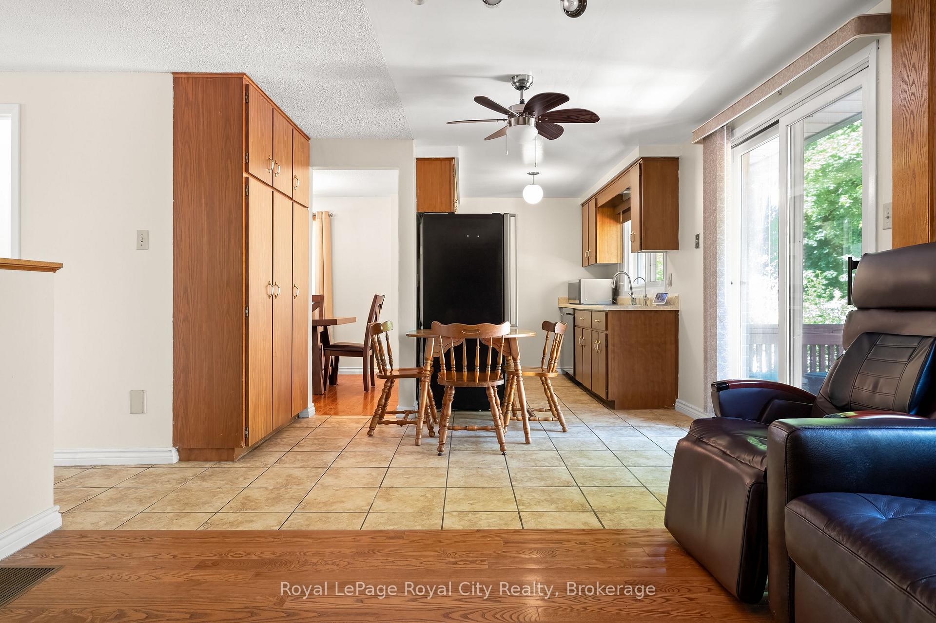 Photo 15 of 121 Imperial Road N, Guelph, Willow West/Sugarbush/West Acres — HOMEH