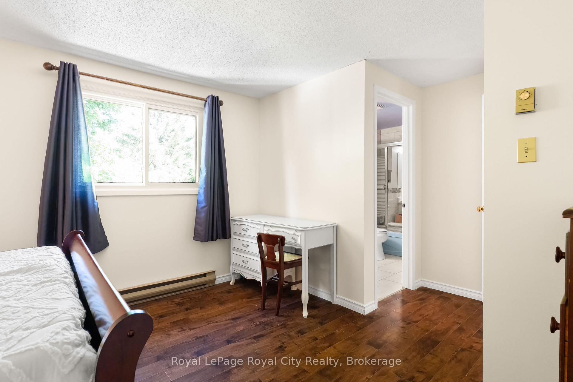 Photo 23 of 121 Imperial Road N, Guelph, Willow West/Sugarbush/West Acres — HOMEH