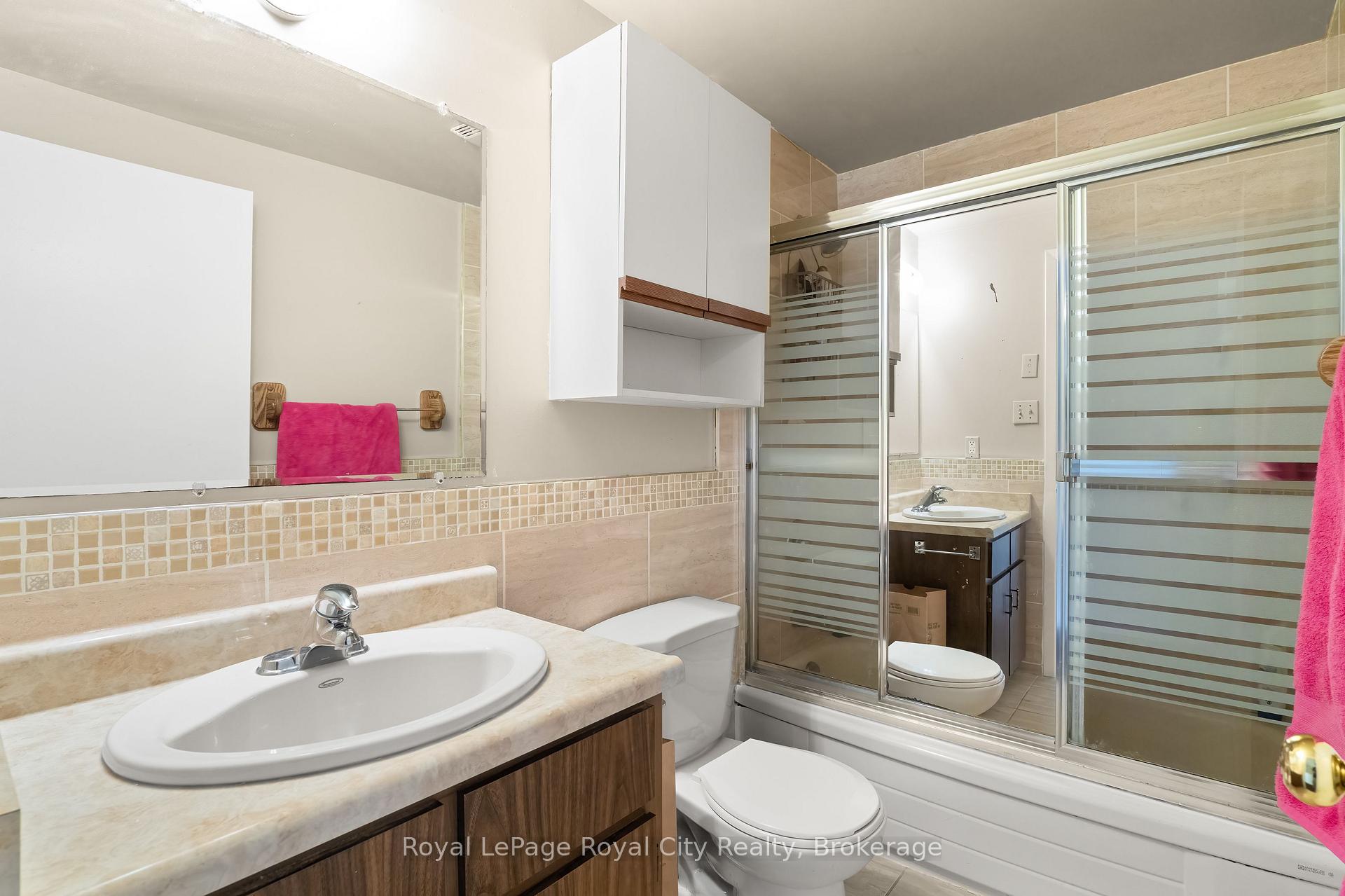 Photo 27 of 121 Imperial Road N, Guelph, Willow West/Sugarbush/West Acres — HOMEH