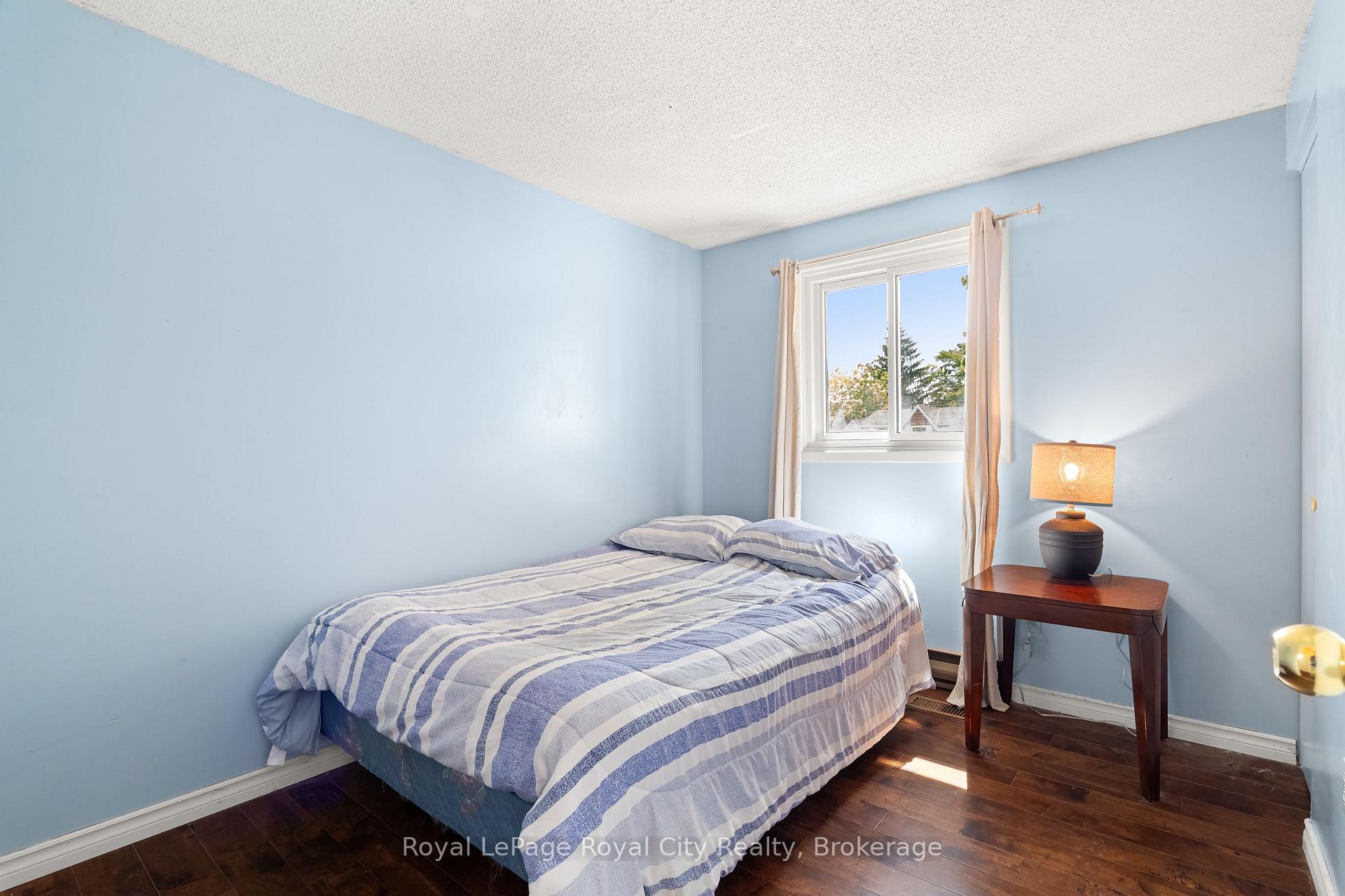 Photo 28 of 121 Imperial Road N, Guelph, Willow West/Sugarbush/West Acres — HOMEH