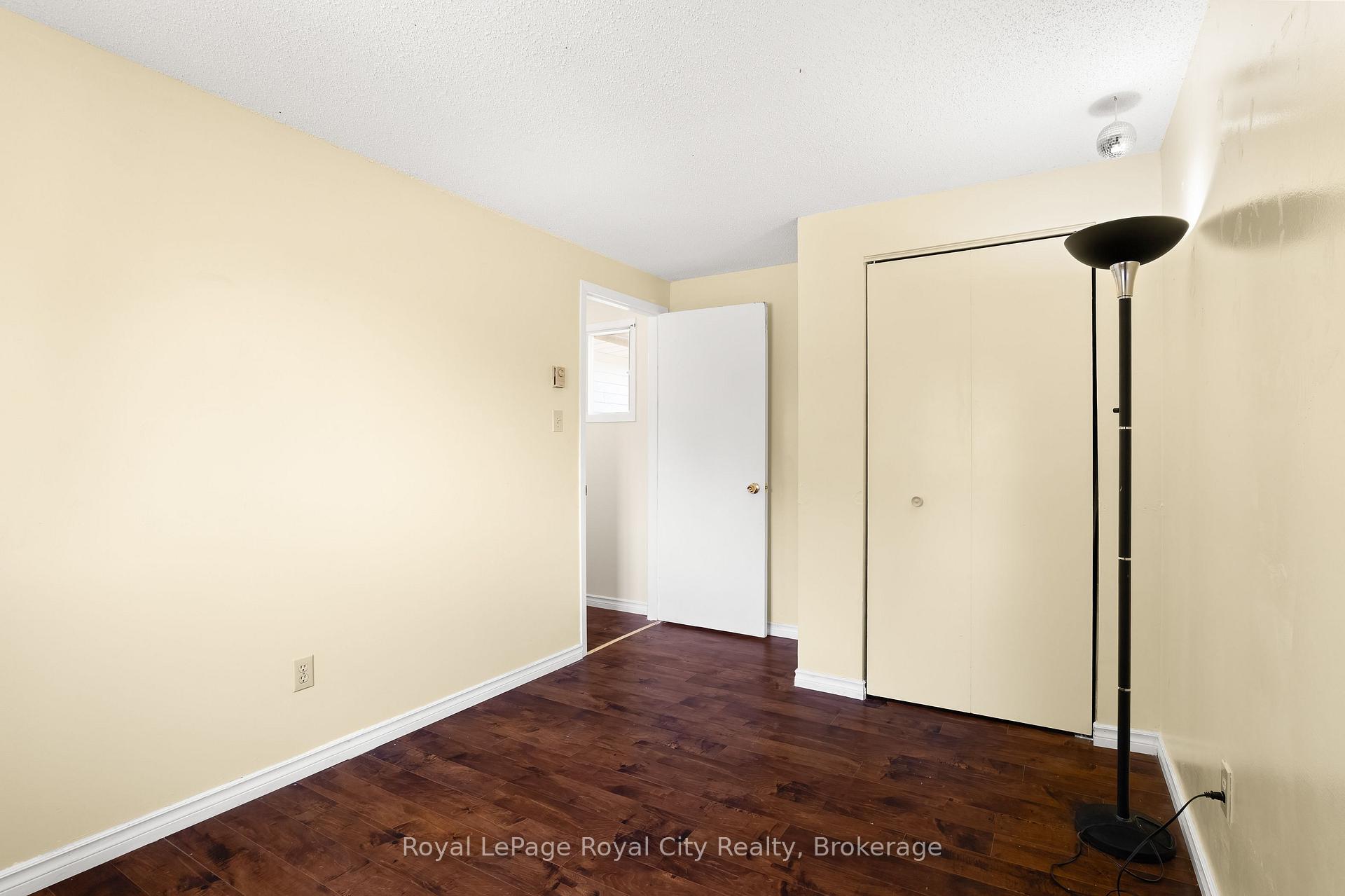 Photo 30 of 121 Imperial Road N, Guelph, Willow West/Sugarbush/West Acres — HOMEH