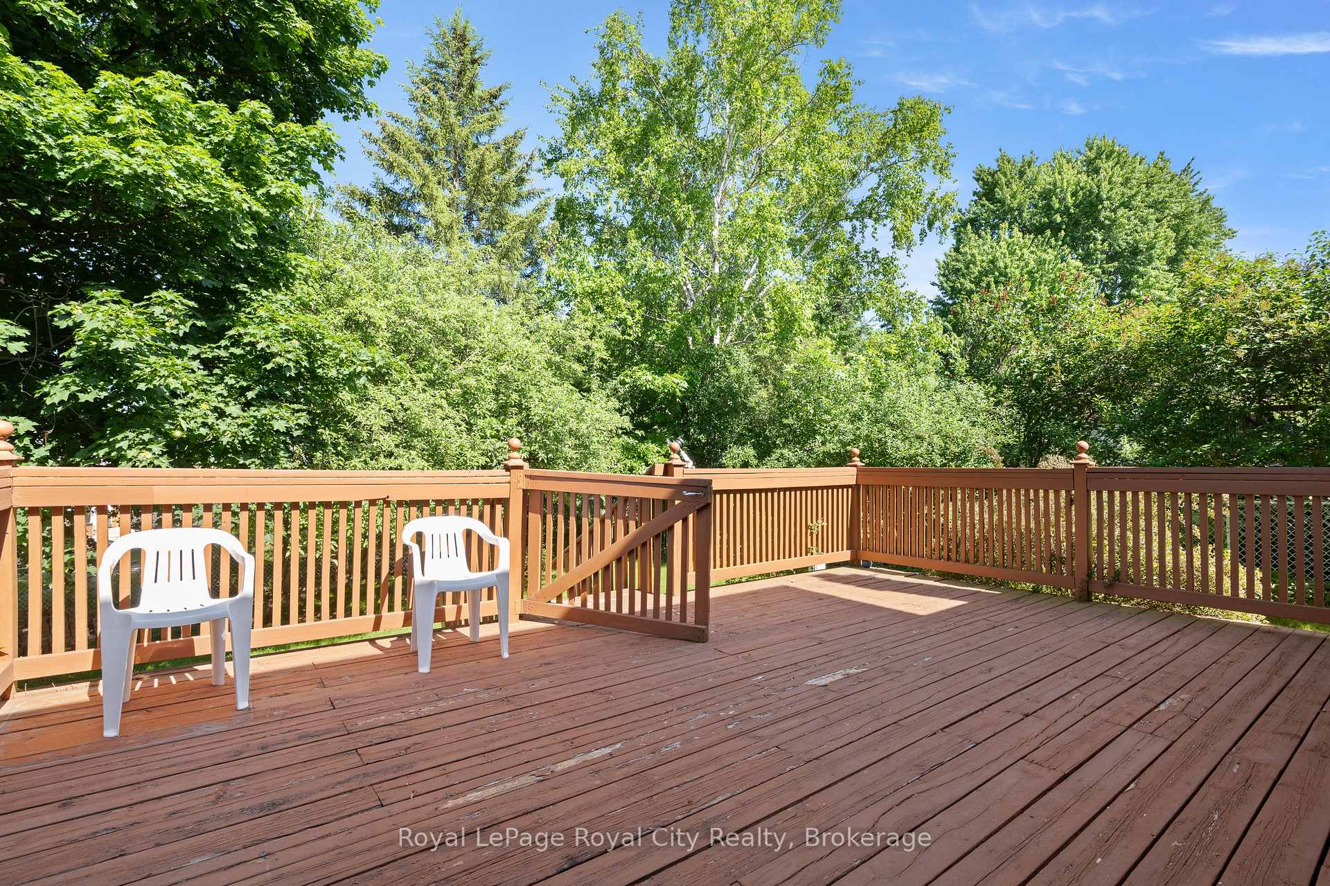Photo 36 of 121 Imperial Road N, Guelph, Willow West/Sugarbush/West Acres — HOMEH
