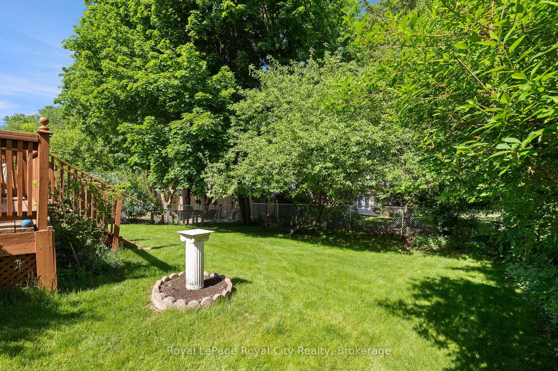 Photo 40 of 121 Imperial Road N, Guelph, Willow West/Sugarbush/West Acres — HOMEH