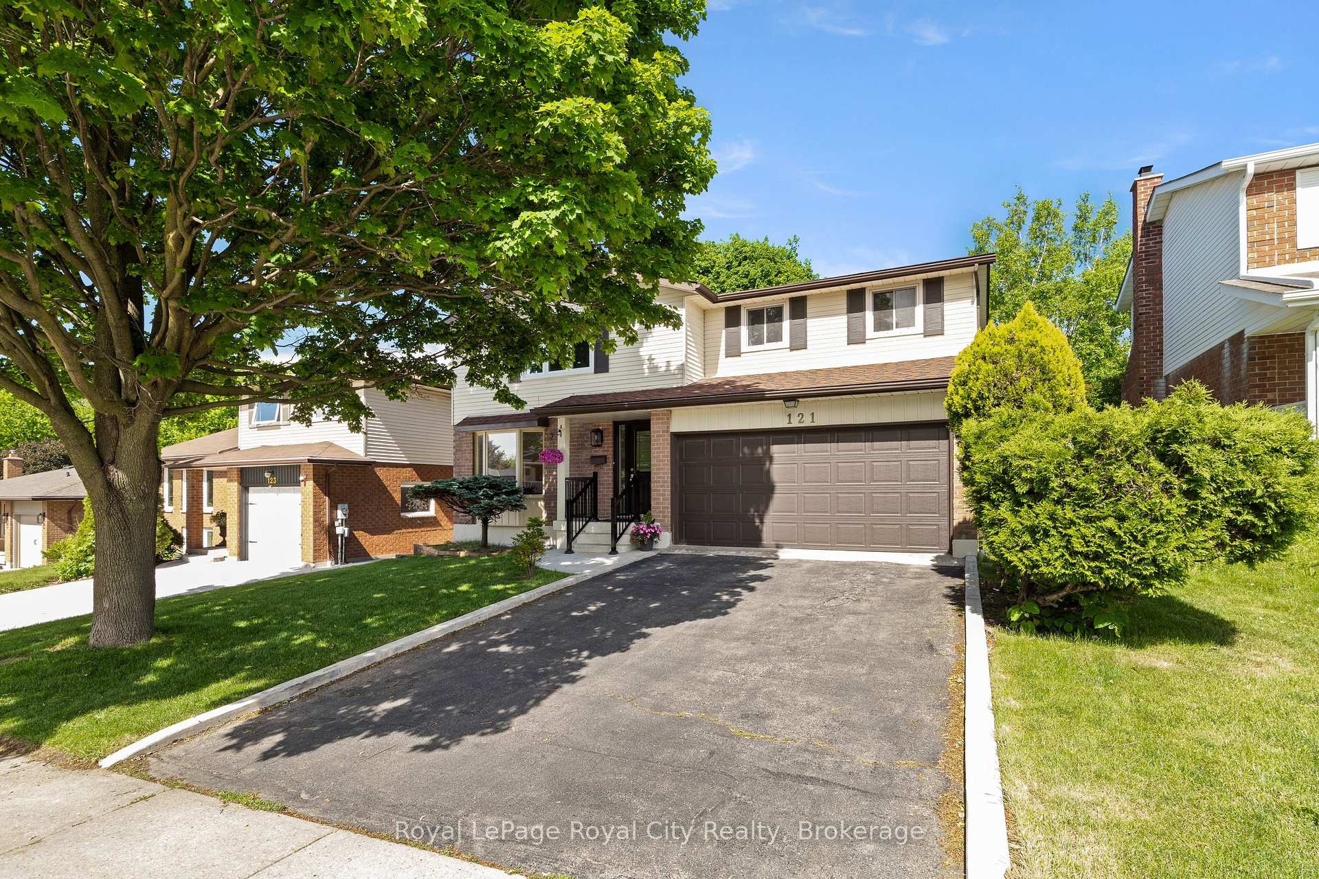Photo 2 of 121 Imperial Road N, Guelph, Willow West/Sugarbush/West Acres — HOMEH