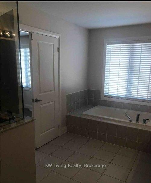 Photo 11 of 39 Oliana Way, Brampton, Bram West — HOMEH