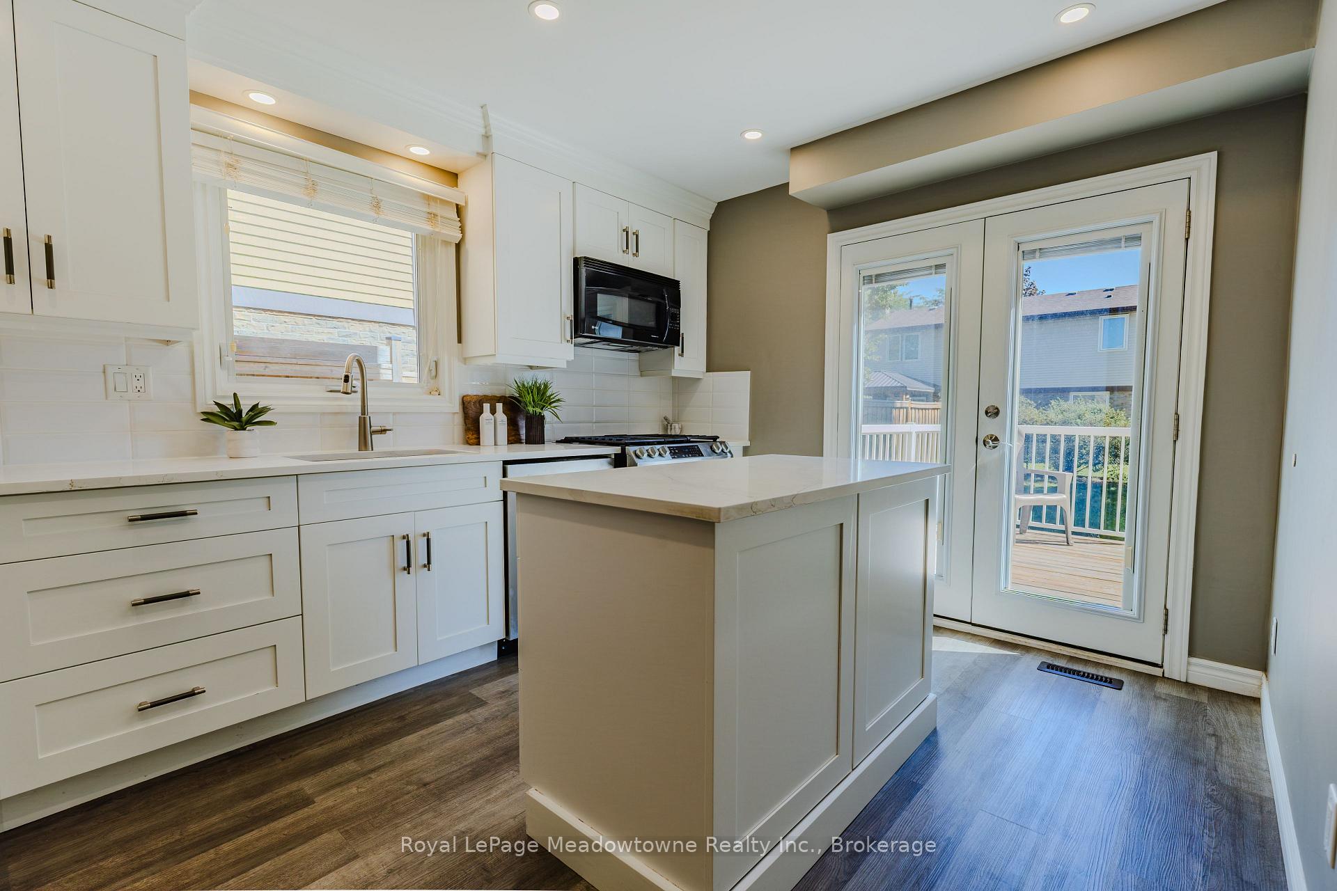 Photo 10 of 902 Laurier Avenue, Milton, Timberlea — HOMEH