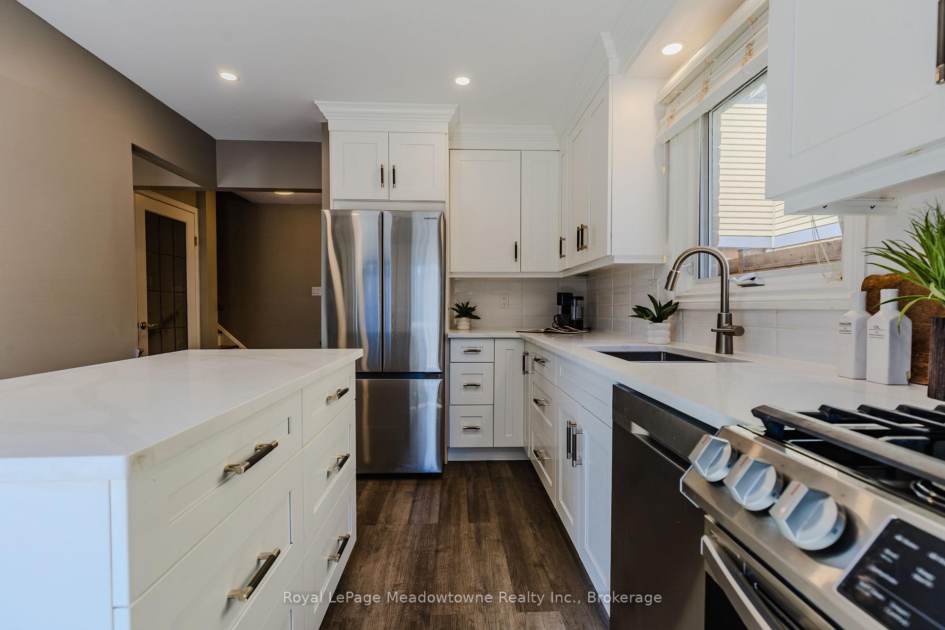 Photo 13 of 902 Laurier Avenue, Milton, Timberlea — HOMEH