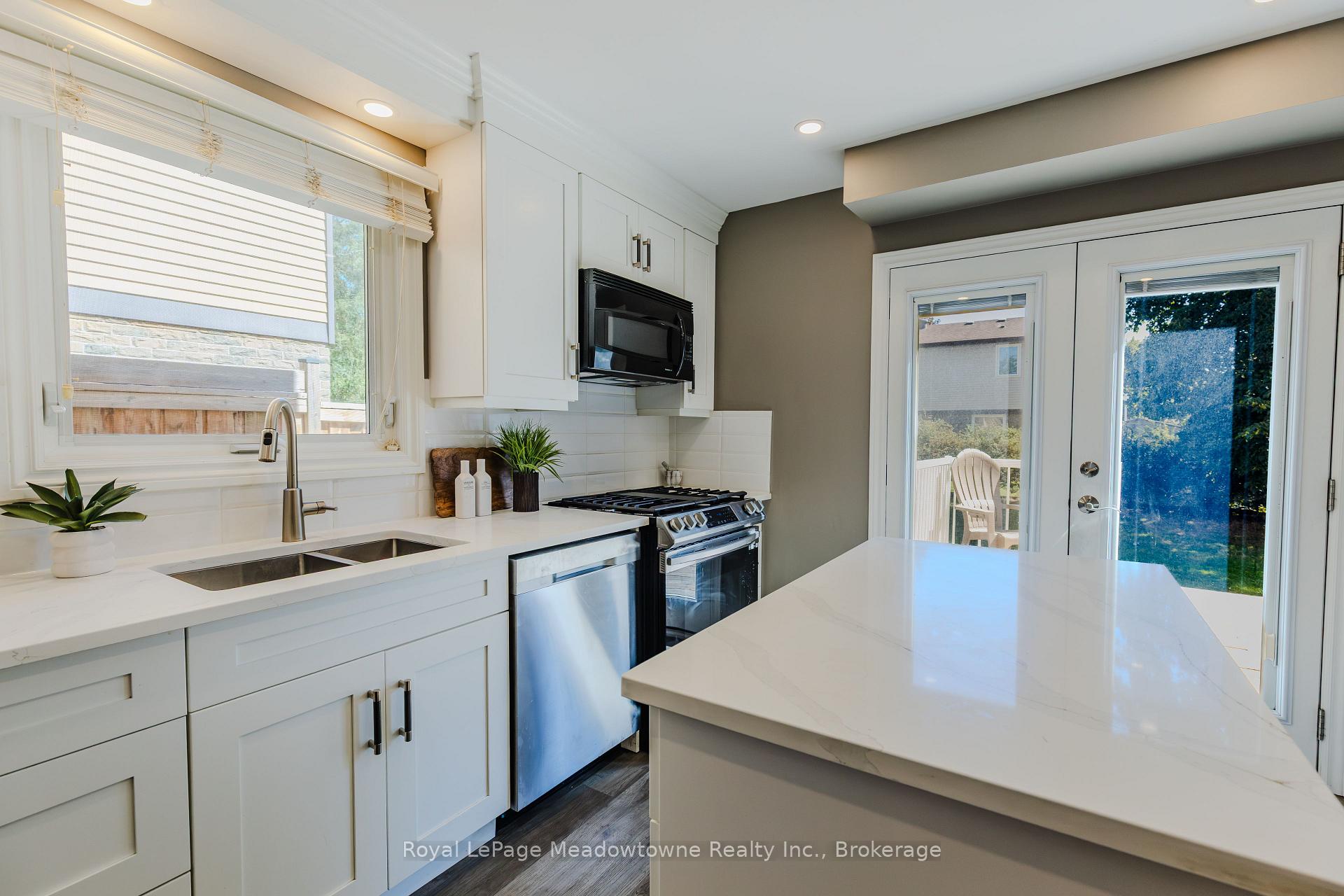 Photo 14 of 902 Laurier Avenue, Milton, Timberlea — HOMEH