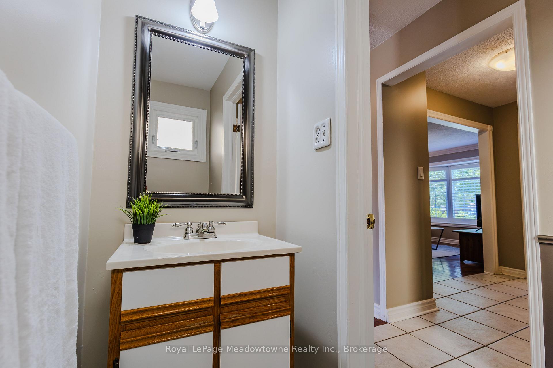 Photo 16 of 902 Laurier Avenue, Milton, Timberlea — HOMEH