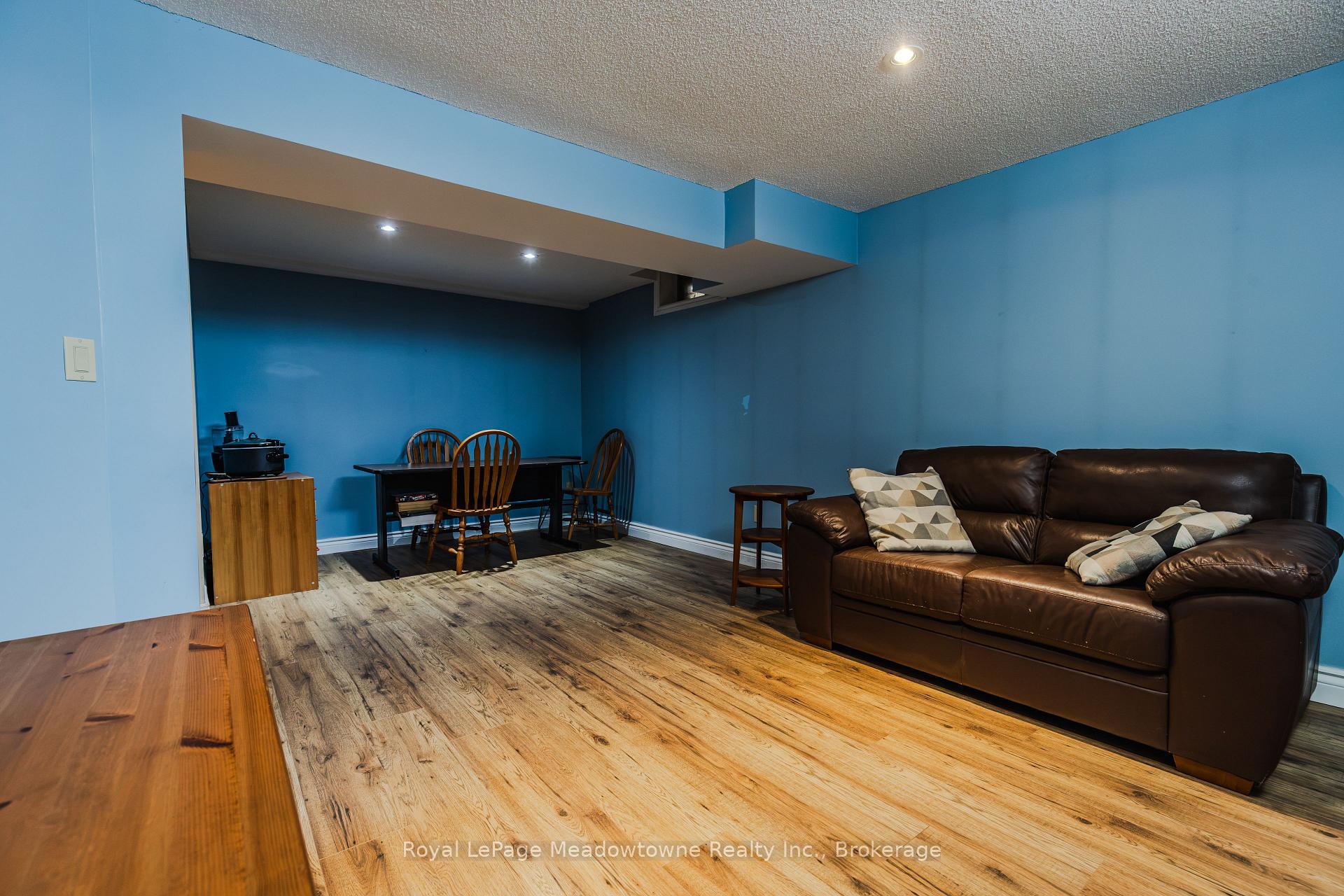 Photo 32 of 902 Laurier Avenue, Milton, Timberlea — HOMEH