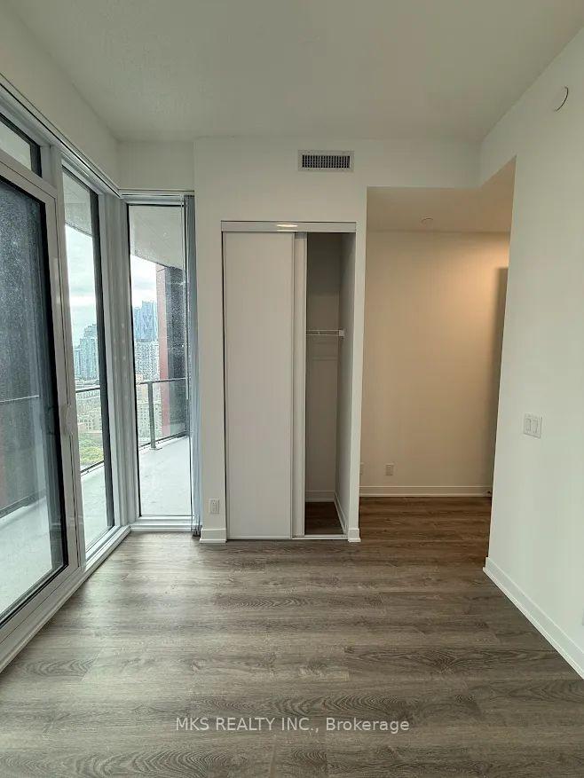Photo 5 of Unit 2510, 180 Front Street E, Toronto, Moss Park — HOMEH