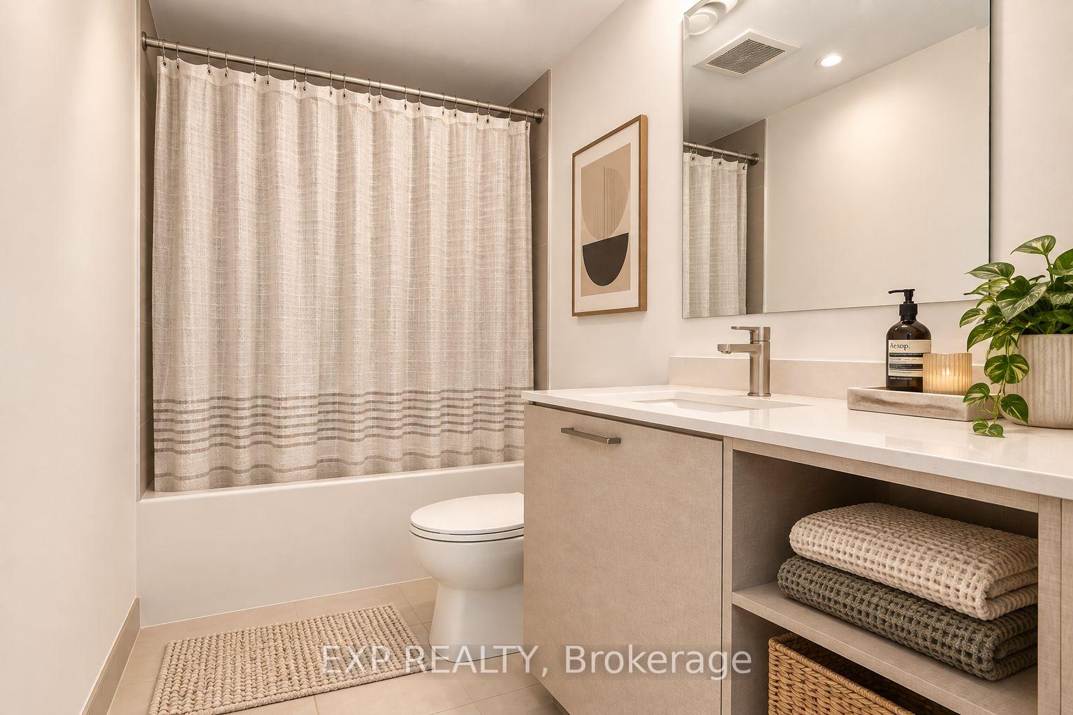 Photo 3 of Unit 811, 19 Western Battery Road, Toronto, Niagara — HOMEH