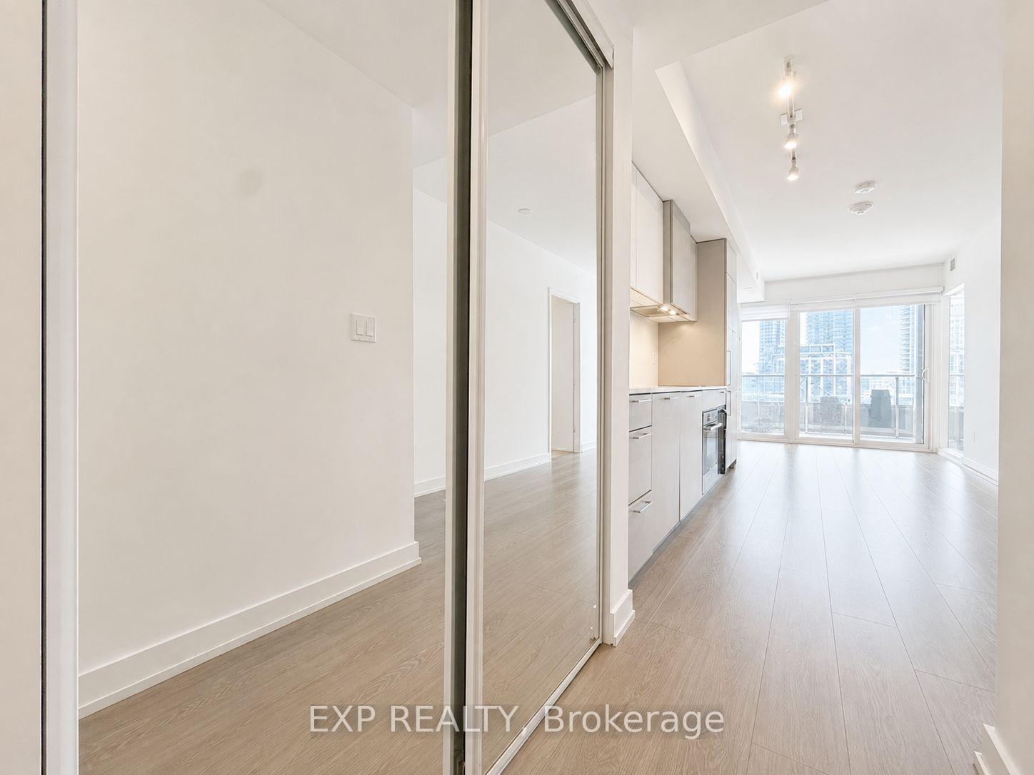 Photo 7 of Unit 811, 19 Western Battery Road, Toronto, Niagara — HOMEH