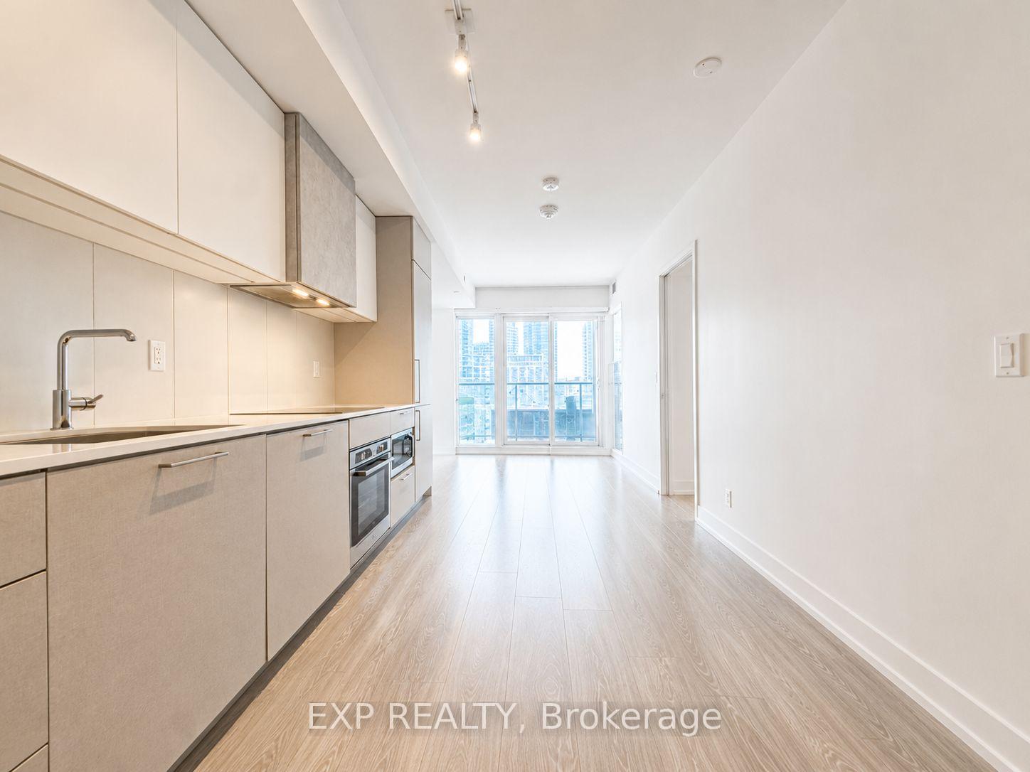 Photo 10 of Unit 811, 19 Western Battery Road, Toronto, Niagara — HOMEH