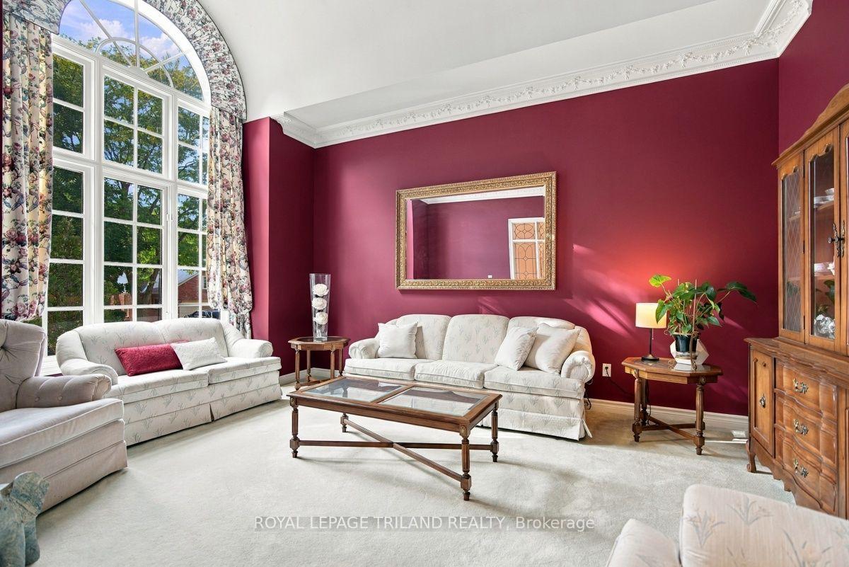 Photo 5 of 35 Butternut Grove, London, South B — HOMEH