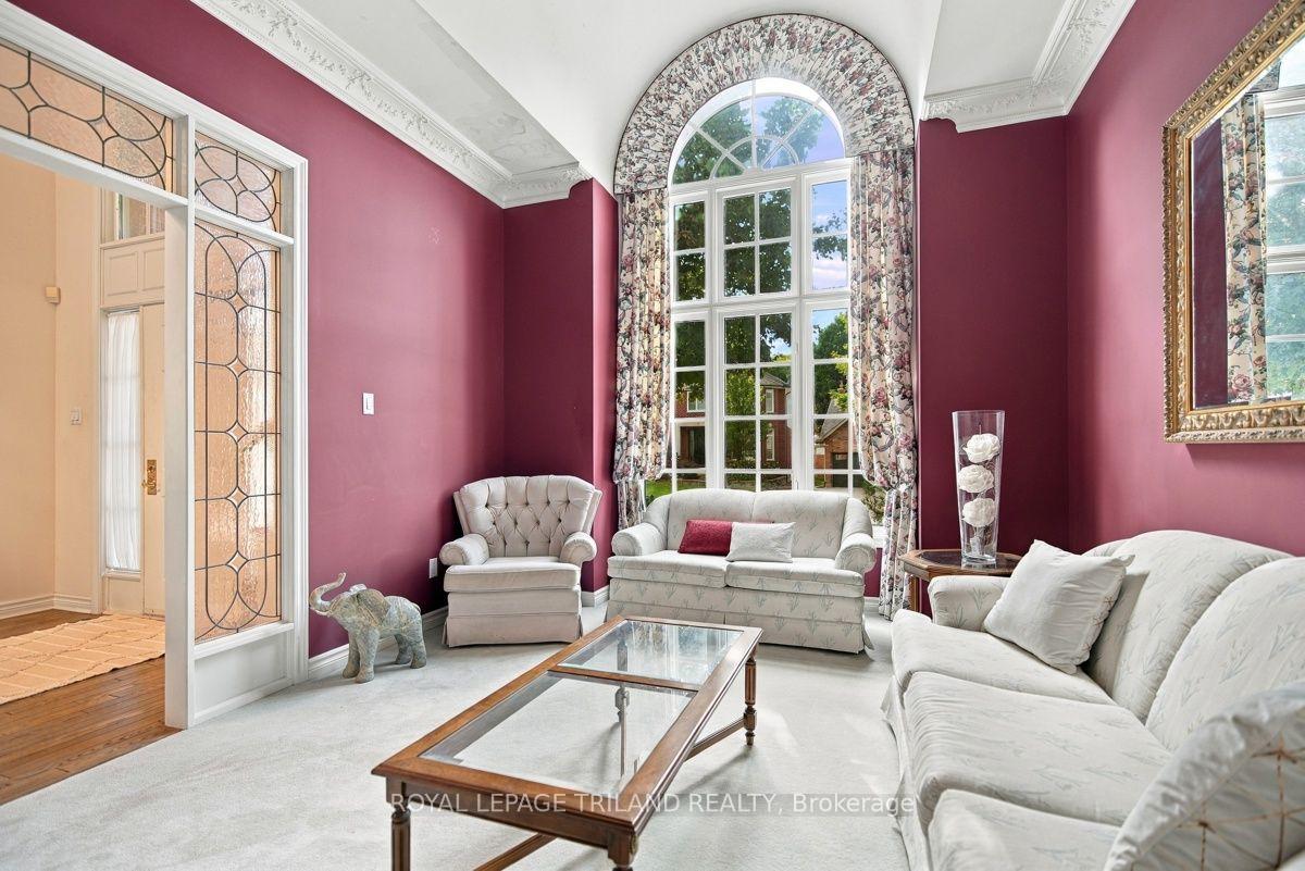 Photo 6 of 35 Butternut Grove, London, South B — HOMEH