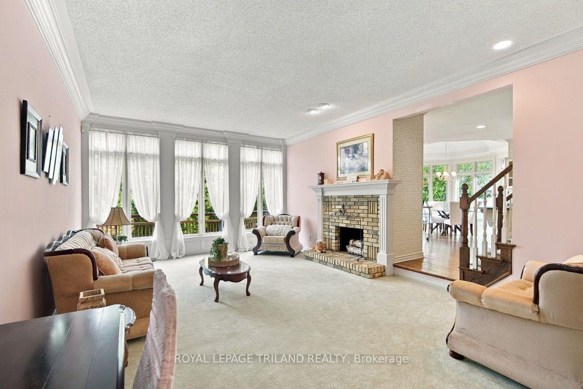 Photo 11 of 35 Butternut Grove, London, South B — HOMEH