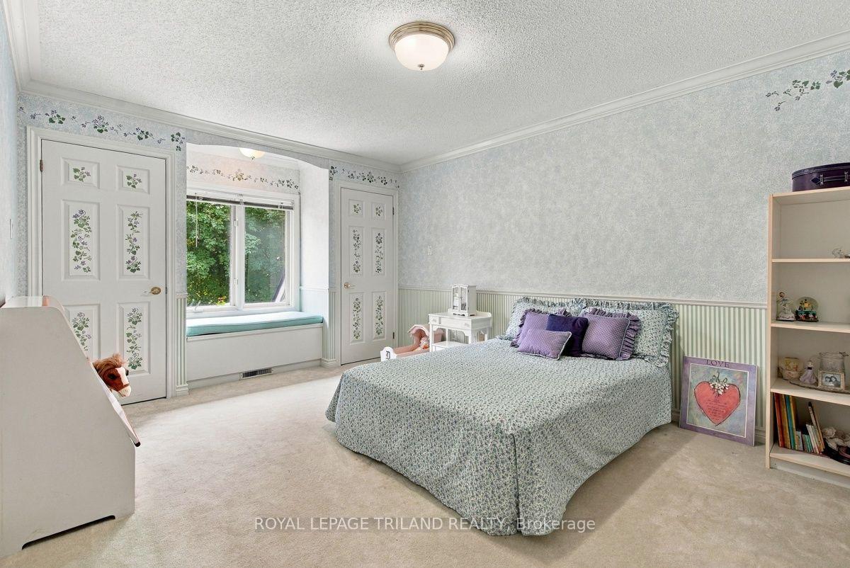 Photo 34 of 35 Butternut Grove, London, South B — HOMEH