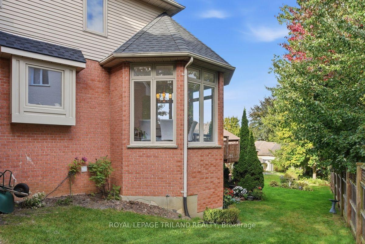 Photo 51 of 35 Butternut Grove, London, South B — HOMEH