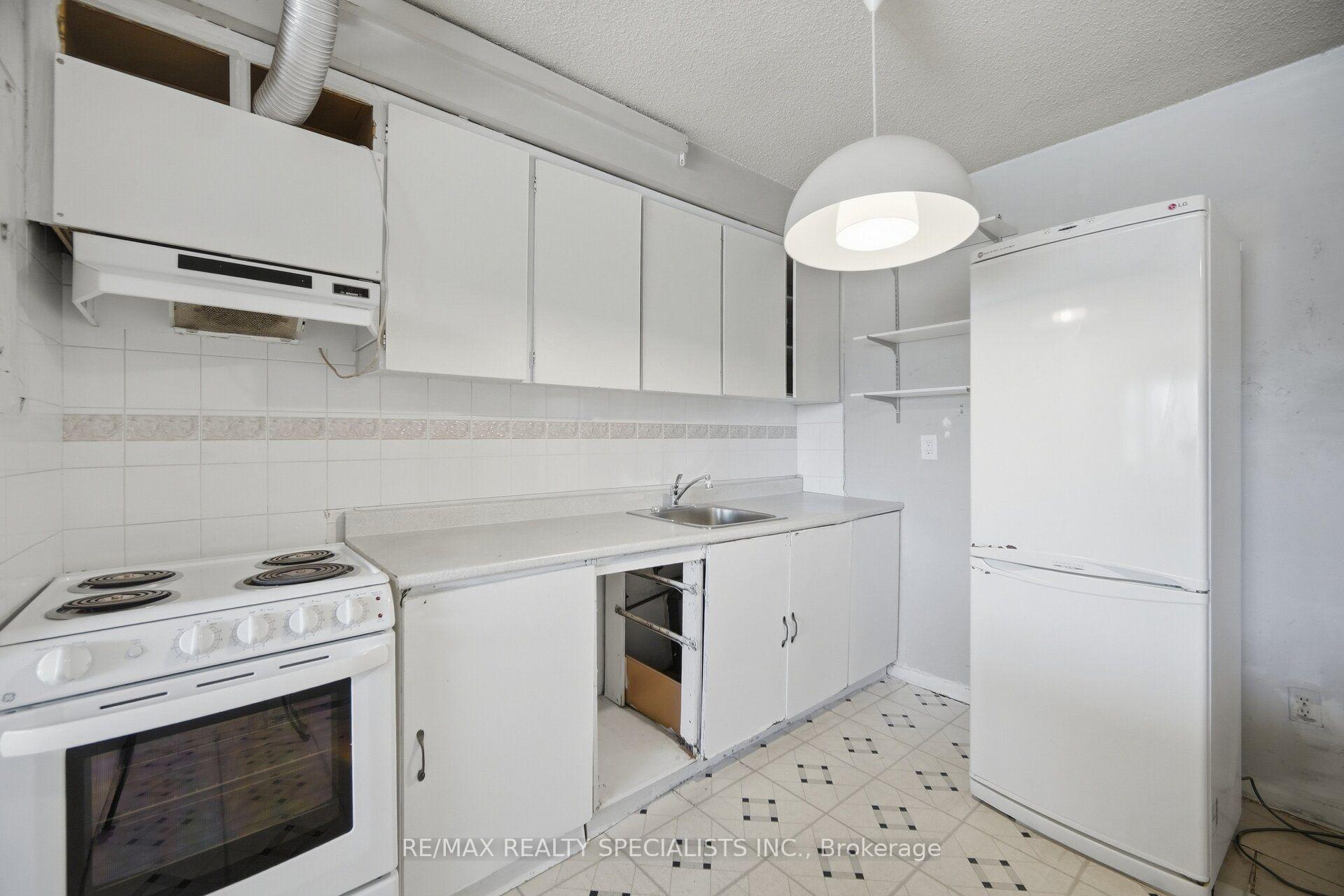 Photo 18 of 1169 Lakeshore Road E, Mississauga, Lakeview — HOMEH