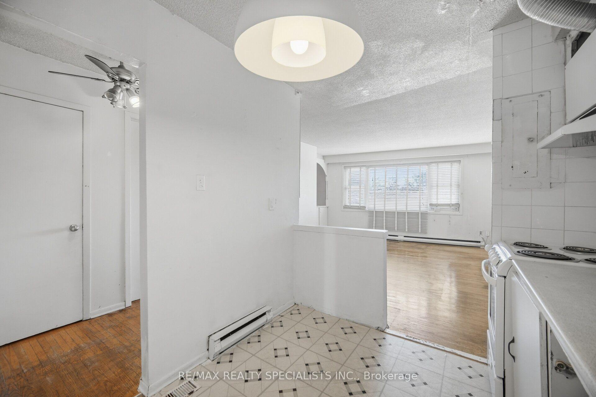 Photo 20 of 1169 Lakeshore Road E, Mississauga, Lakeview — HOMEH