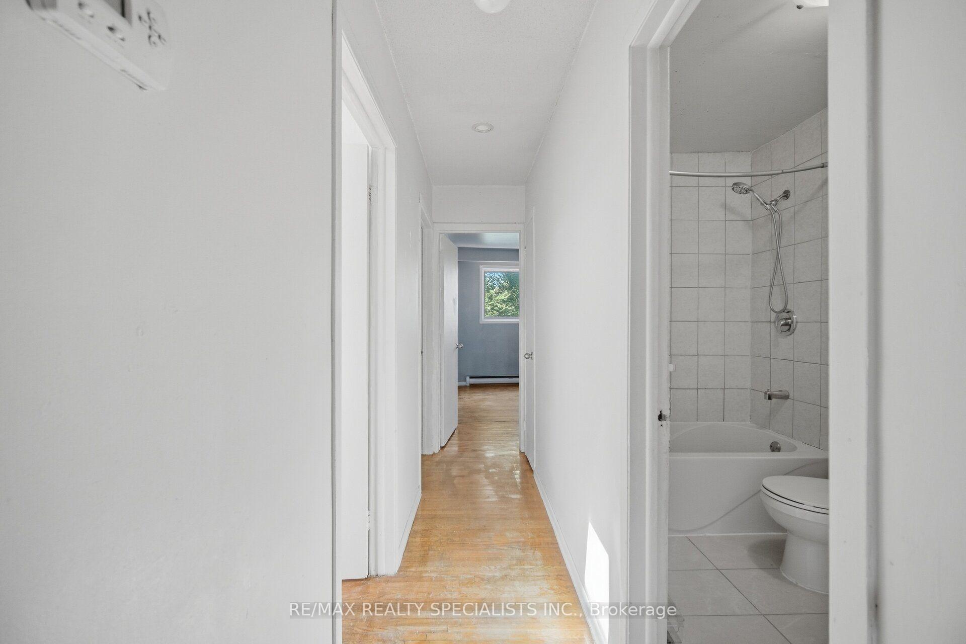 Photo 15 of 1169 Lakeshore Road E, Mississauga, Lakeview — HOMEH
