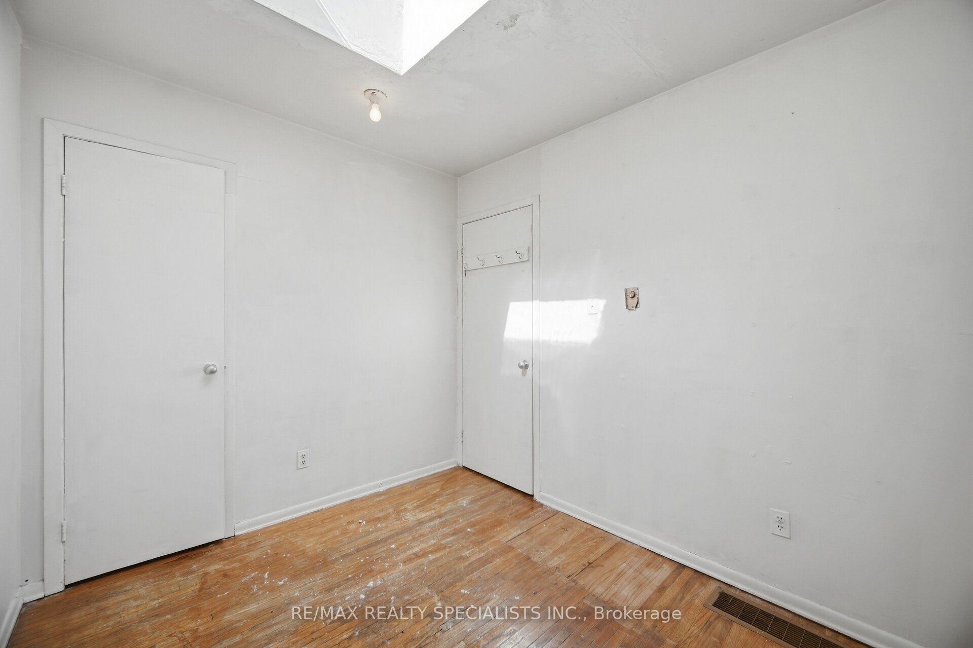 Photo 32 of 1169 Lakeshore Road E, Mississauga, Lakeview — HOMEH