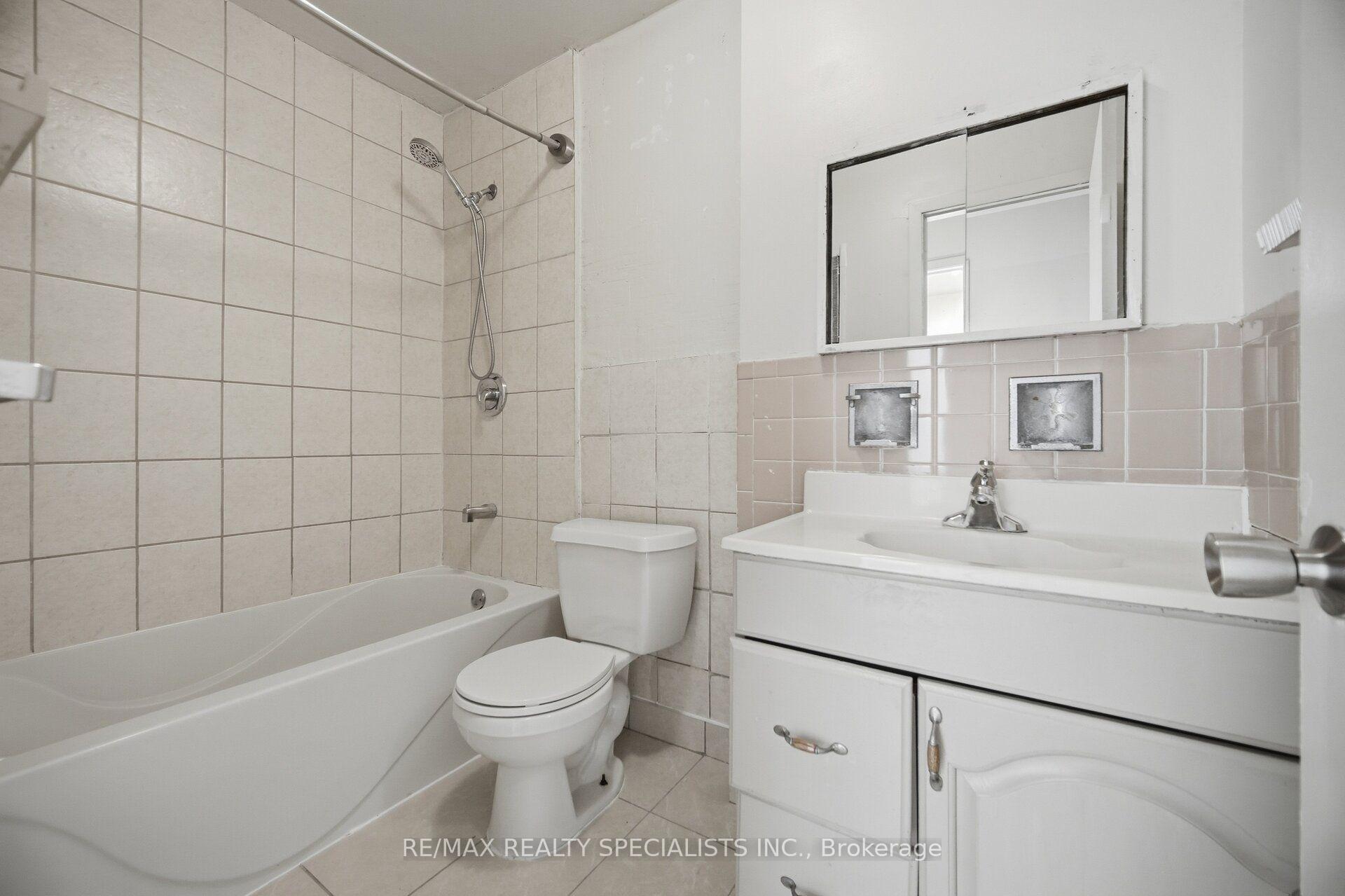 Photo 33 of 1169 Lakeshore Road E, Mississauga, Lakeview — HOMEH