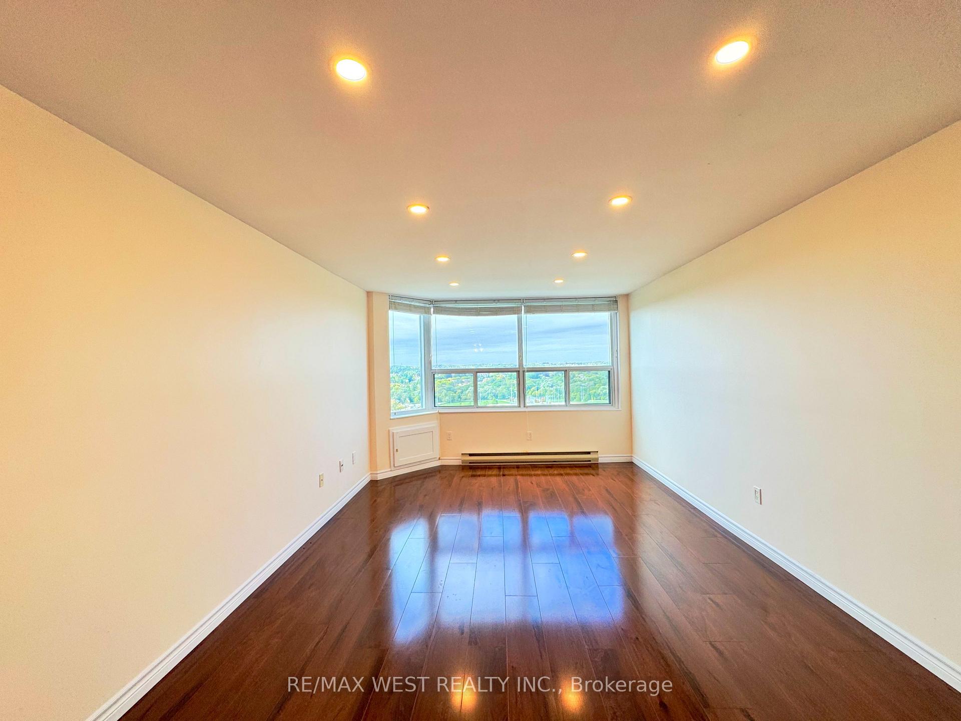 Photo 5 of Unit 1506, 55 Green Valley Drive, Kitchener, Pioneer Park — HOMEH