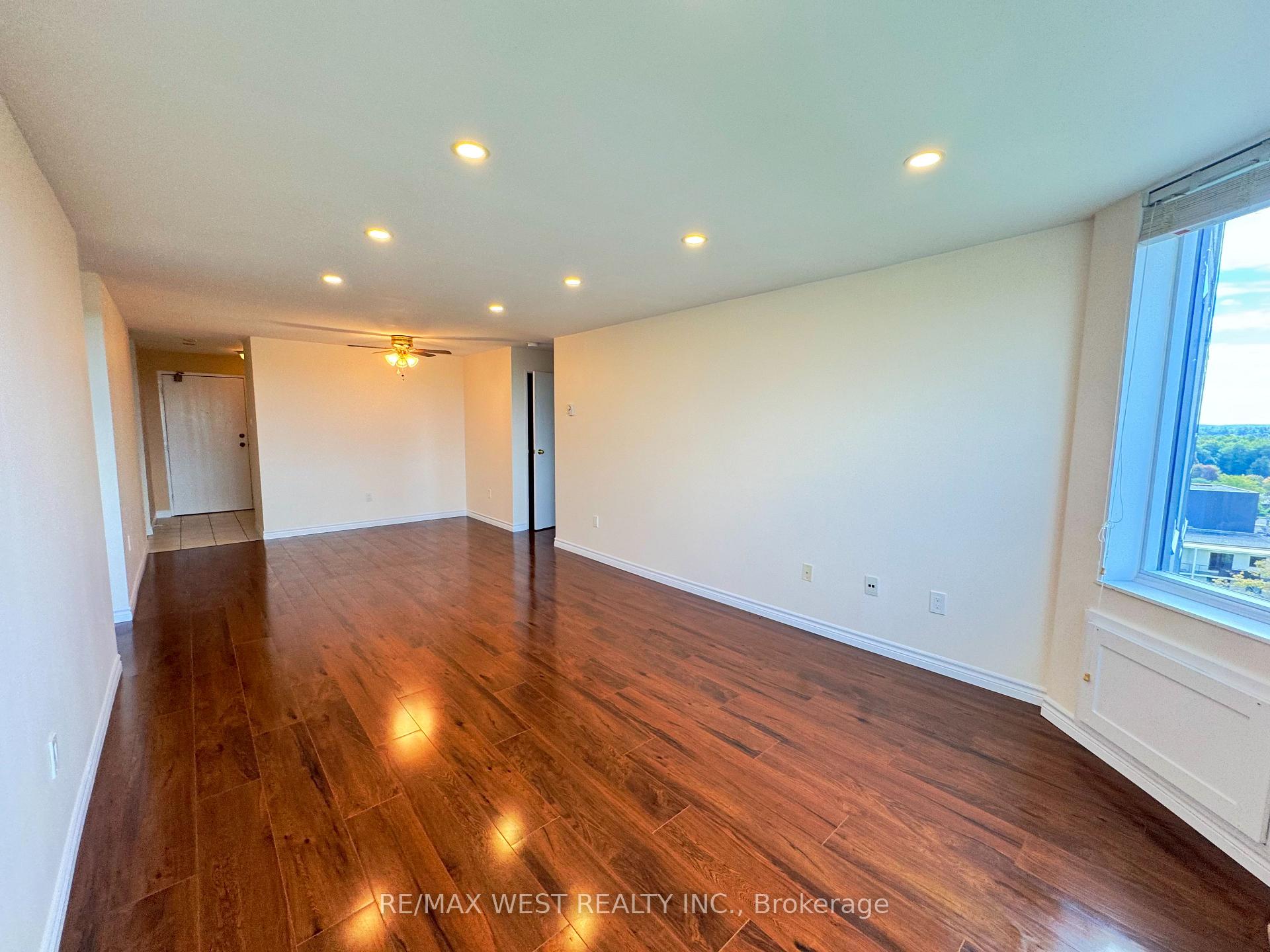 Photo 8 of Unit 1506, 55 Green Valley Drive, Kitchener, Pioneer Park — HOMEH