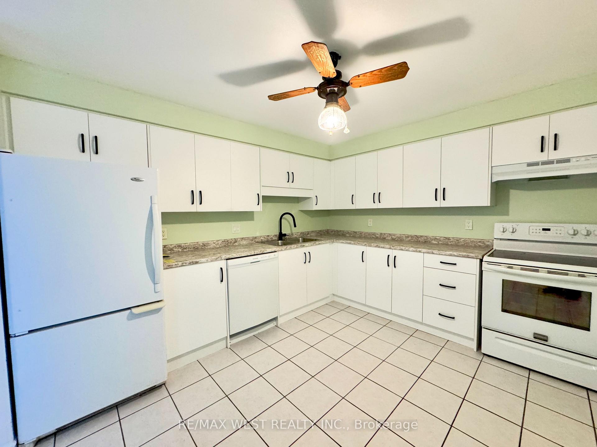 Photo 9 of Unit 1506, 55 Green Valley Drive, Kitchener, Pioneer Park — HOMEH