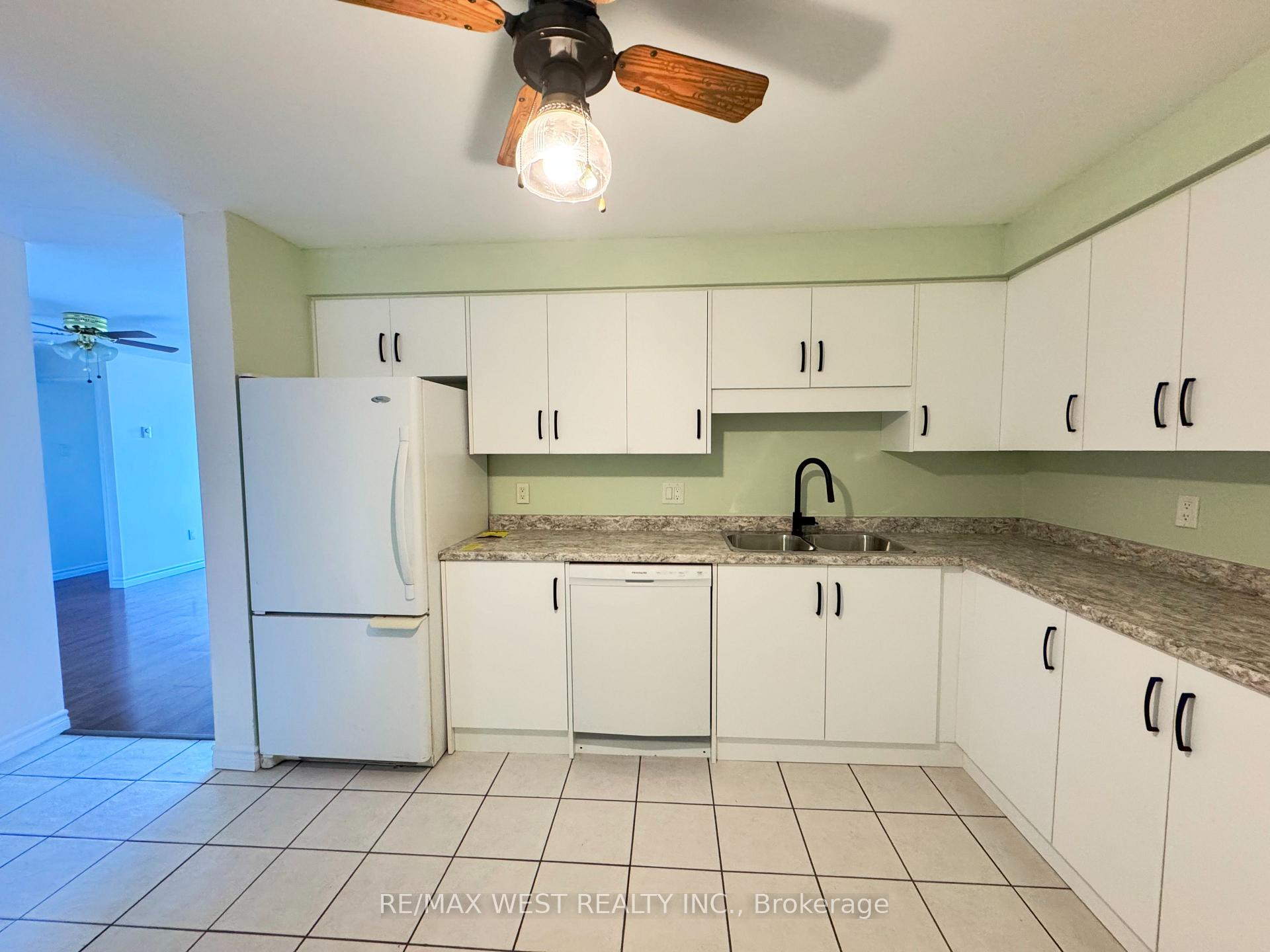 Photo 10 of Unit 1506, 55 Green Valley Drive, Kitchener, Pioneer Park — HOMEH