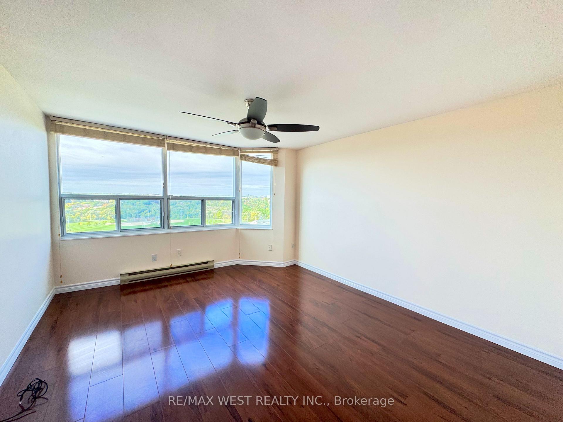 Photo 14 of Unit 1506, 55 Green Valley Drive, Kitchener, Pioneer Park — HOMEH