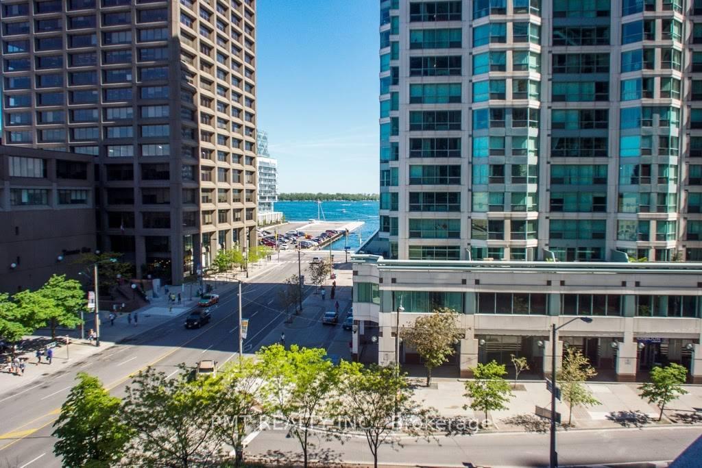 Photo 12 of Unit 408, 12 Yonge Street, Toronto, Waterfront Communities — HOMEH