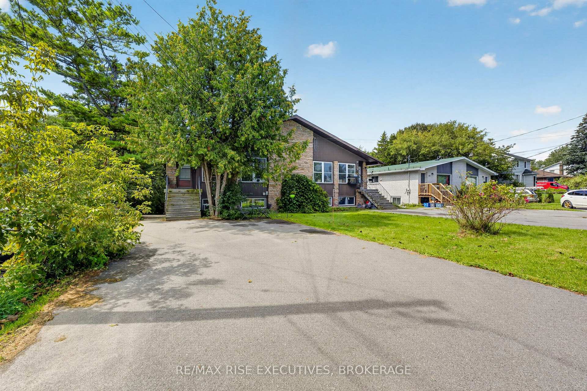 Photo 2 of 33 Montgomery Boulevard, Kingston, City SouthWest — HOMEH