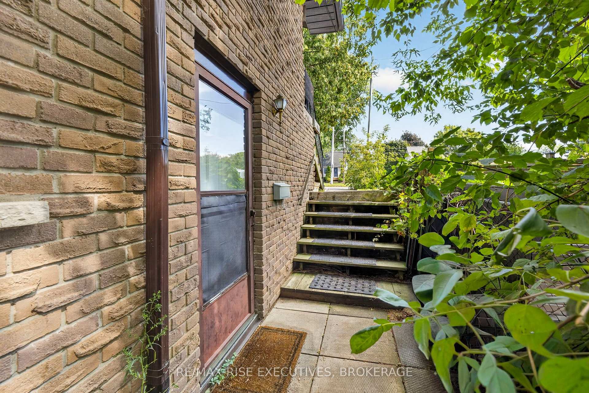 Photo 34 of 33 Montgomery Boulevard, Kingston, City SouthWest — HOMEH