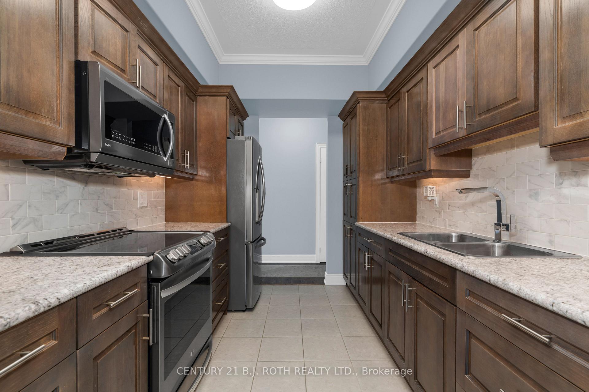 Photo 13 of Unit 201, 720 Yonge Street, Barrie, Painswick South — HOMEH