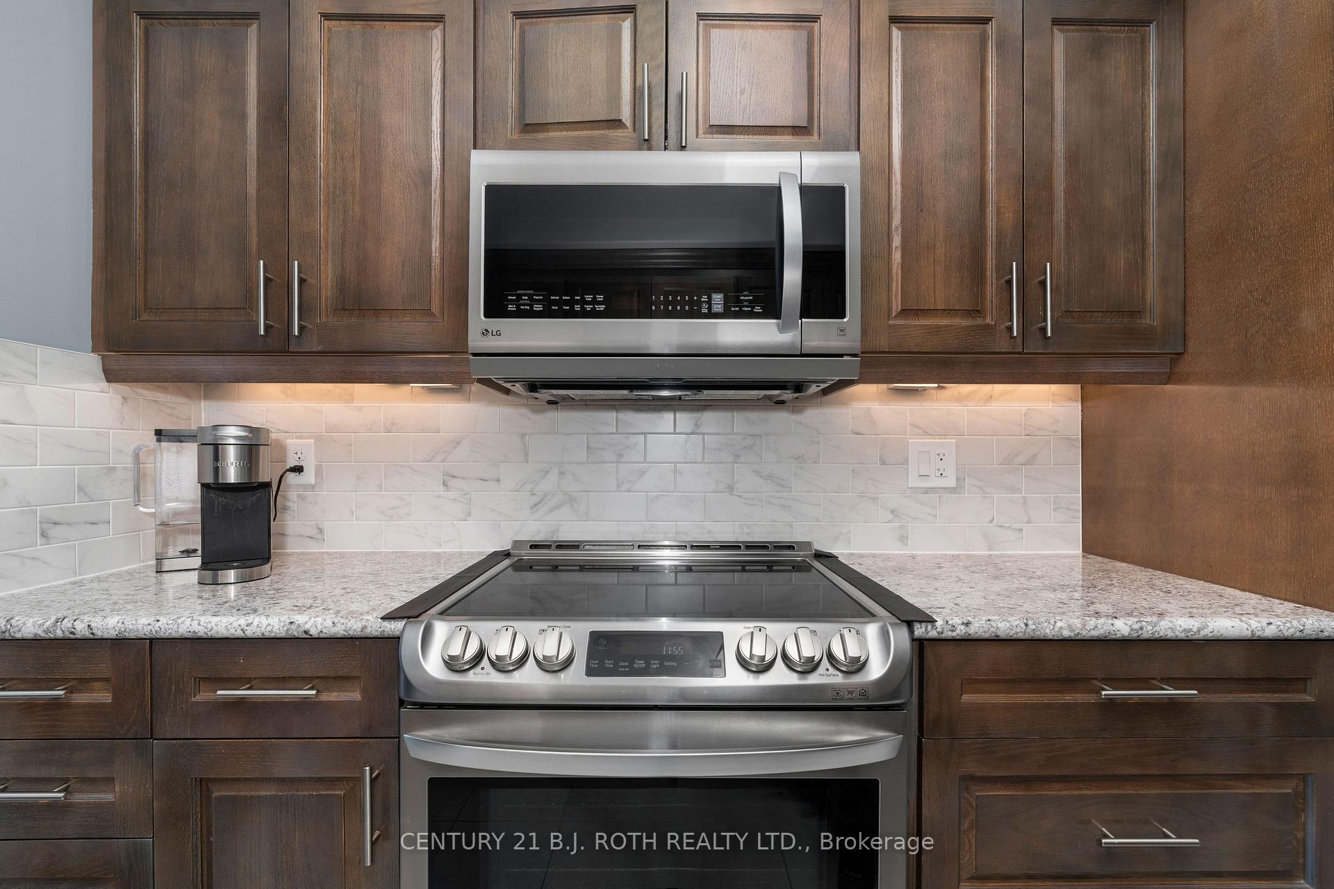 Photo 14 of Unit 201, 720 Yonge Street, Barrie, Painswick South — HOMEH
