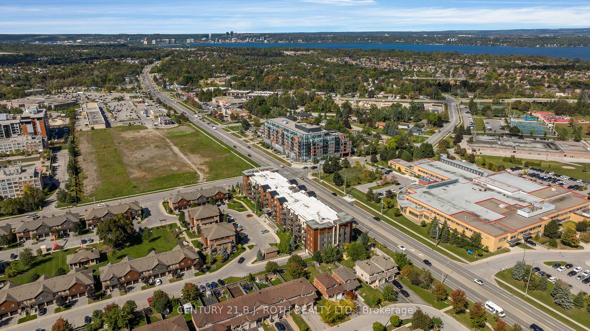 Photo 43 of Unit 201, 720 Yonge Street, Barrie, Painswick South — HOMEH